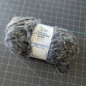 Yarn Bee Boucle Traditions Brushed Yarn - Salt & Pepper #120
