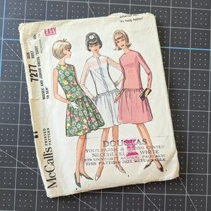 McCall's Misses' and Junior Dress "Easy-to-Sew" Pattern #7277 (1964)