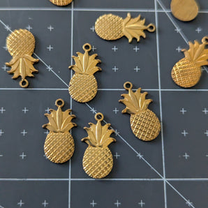 Medium Brass Pineapple Charms - Set of 12