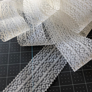 Vintage Off White Lace Trim - 13yds